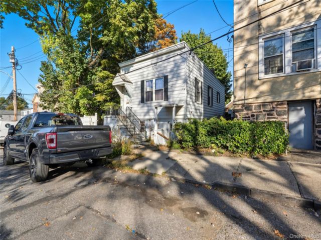 [Yonkers Real Estate, listing number 7215992]
