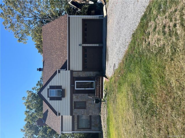  3 BR,  2.00 BTH &nbsp;Colonial style home in Patchogue