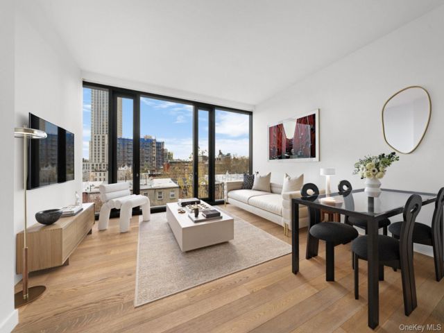  2 BR,  2.00 BTH &nbsp;Condo style home in Long Island City