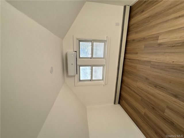  4 BR,  3.00 BTH &nbsp;Cottage style home in Westbury