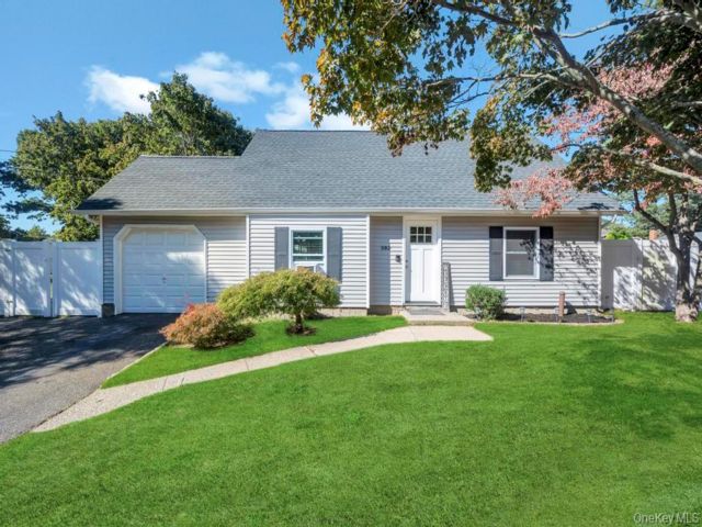 [Selden Real Estate, listing number 7217515]