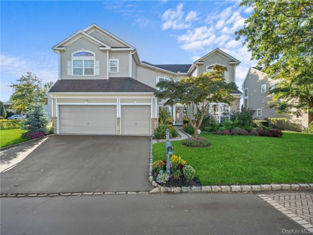  5 BR,  4.00 BTH &nbsp;Other style home in Mount Sinai