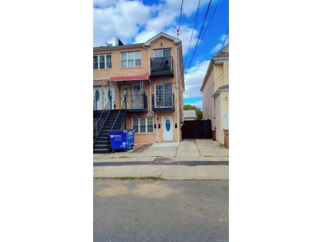[PHOTO]