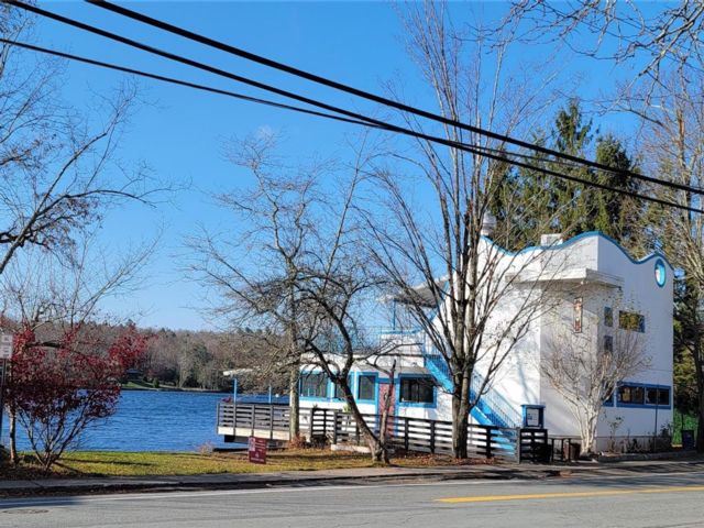 [Kauneonga Lake Real Estate, listing number 7218818]