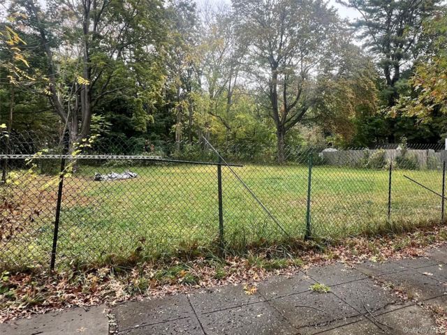 Lot <b>Size:</b>  &nbsp;House style home in Port Jervis