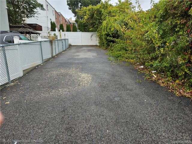 [Wakefield Real Estate, listing number 7219199]