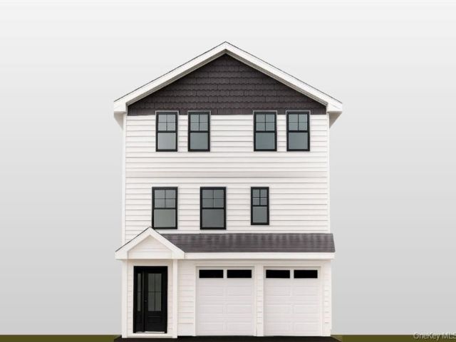  4 BR,  3.00 BTH &nbsp;Colonial style home in Peekskill