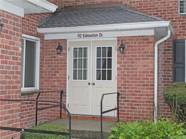  1 BR,  1.00 BTH &nbsp;Garden style home in North Babylon