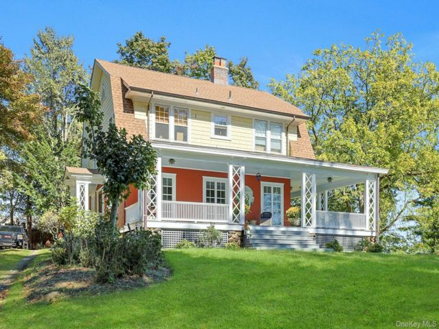  5 BR,  3.00 BTH &nbsp;Colonial style home in Nyack