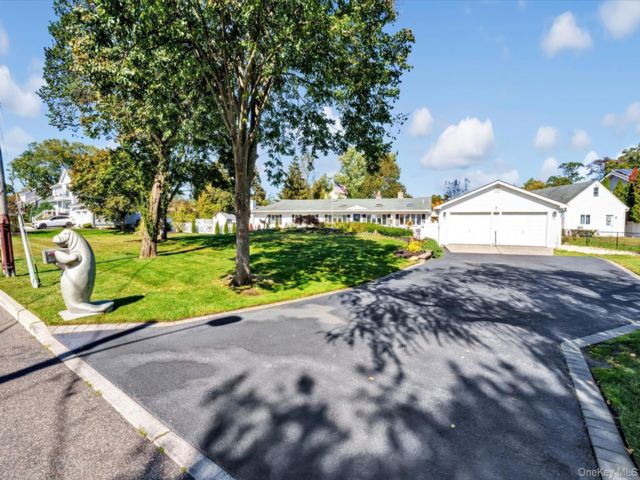  3 BR,  2.00 BTH &nbsp;Ranch style home in Oakdale