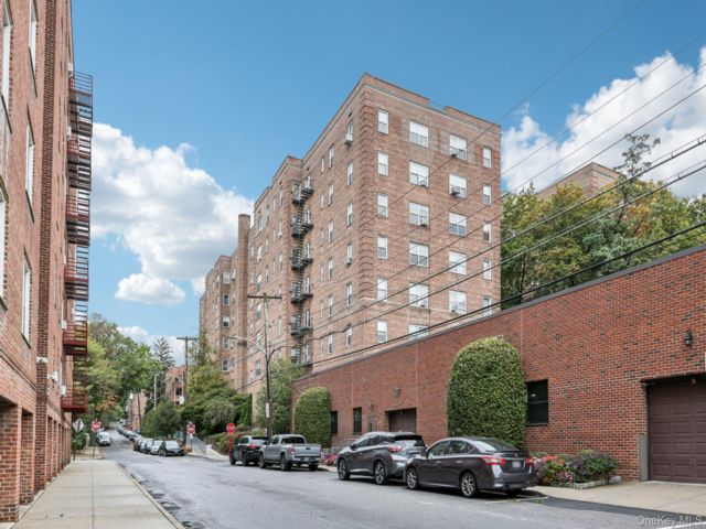 [Bronxville Real Estate, listing number 7219855]