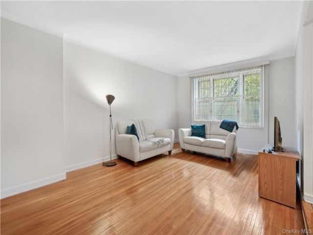 [Forest Hills Real Estate, listing number 7219910]