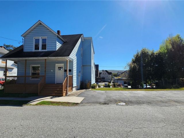  2 BR,  1.00 BTH &nbsp;Cape cod style home in Port Jervis