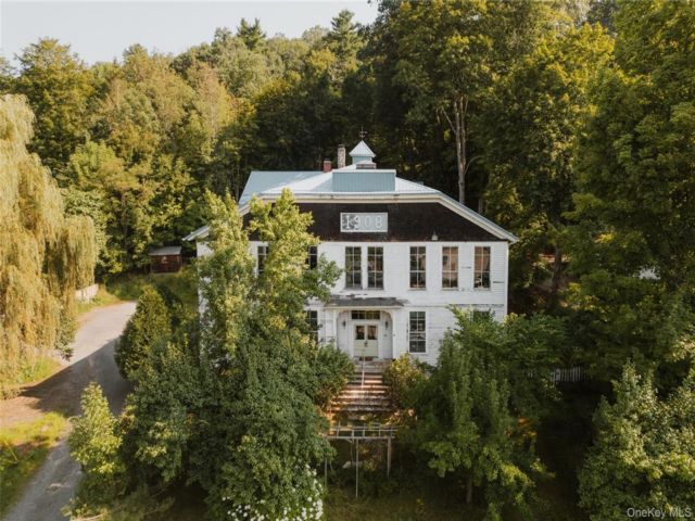  3 BR,  2.00 BTH &nbsp;Other style home in Callicoon
