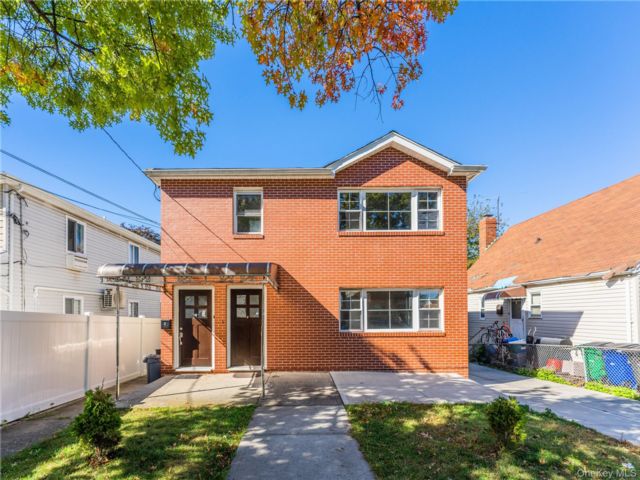  6 BR,  5.00 BTH &nbsp;House style home in South Ozone Park