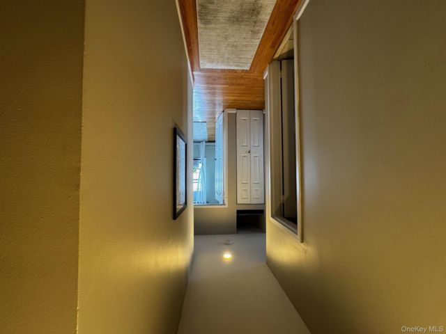 [PHOTO]