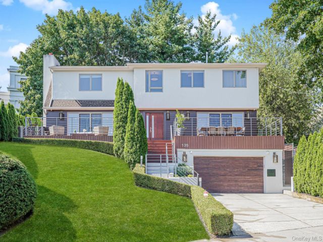  4 BR,  4.00 BTH &nbsp;Contemporary style home in Stapleton