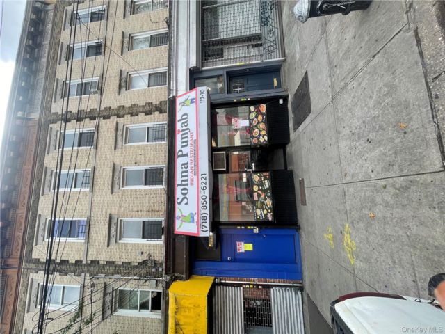 Studio,  0.00 BTH &nbsp;Commercial style home in Richmond Hill