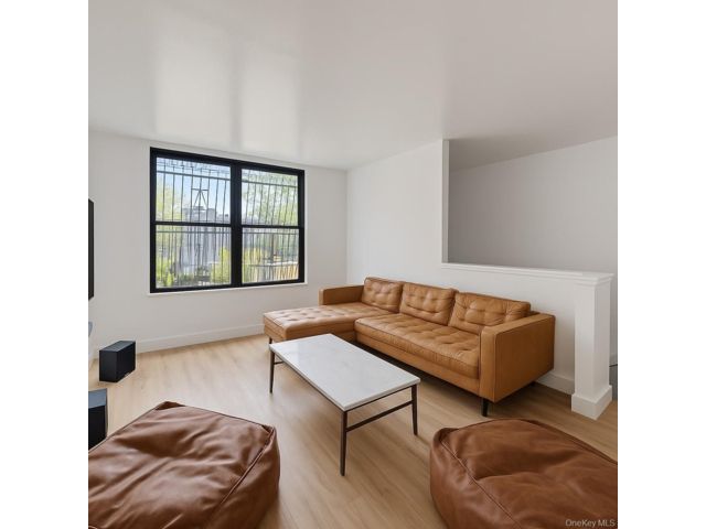  4 BR,  3.00 BTH &nbsp;House style home in Bedford Stuyvesant