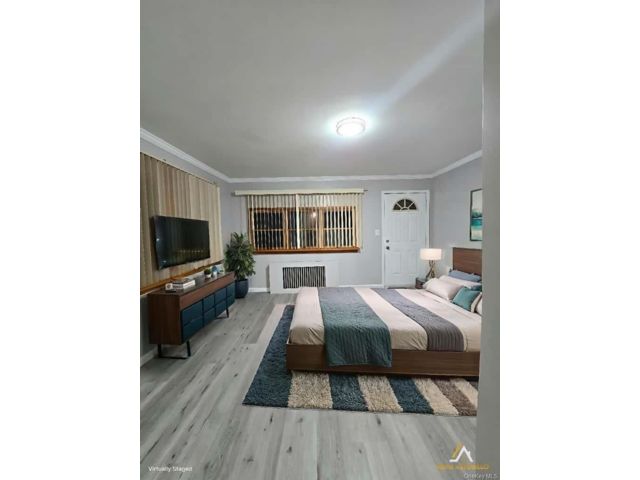  4 BR,  2.00 BTH &nbsp;Cape cod style home in North Massapequa