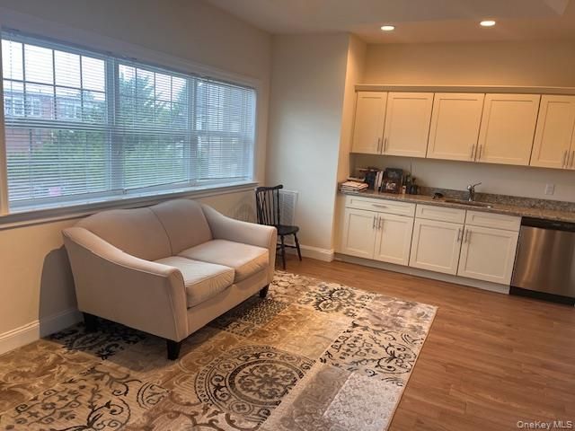  1 BR,  1.00 BTH &nbsp;House style home in Lindenhurst