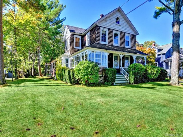  5 BR,  2.00 BTH &nbsp;Victorian style home in Sayville
