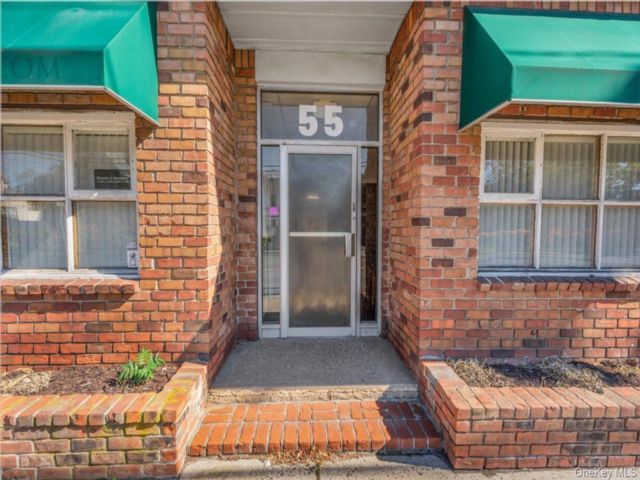 Studio,  0.00 BTH &nbsp;House style home in East Islip