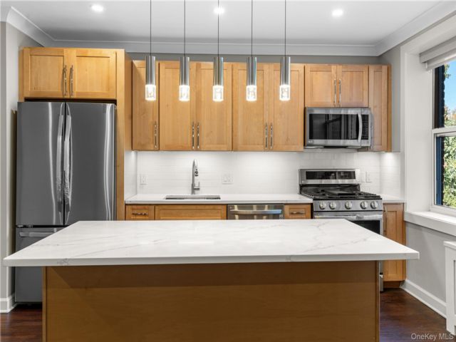 [Bronxville Real Estate, listing number 7223971]