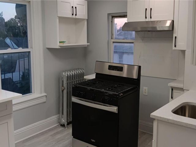  3 BR,  1.00 BTH &nbsp;Colonial style home in Richmond Hill