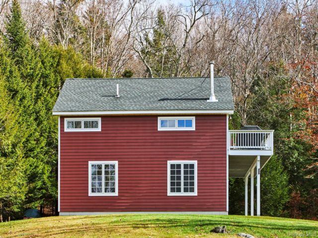  1 BR,  1.00 BTH &nbsp;Modern style home in Hunter