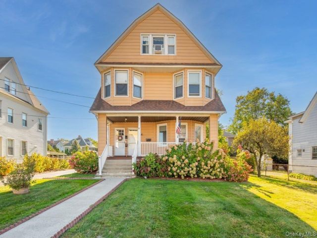  5 BR,  3.00 BTH &nbsp;House style home in New Rochelle