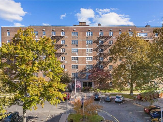 [Howard Beach Real Estate, listing number 7224671]