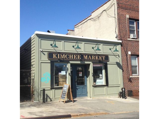 Studio,  0.00 BTH &nbsp;Commercial style home in Greenpoint
