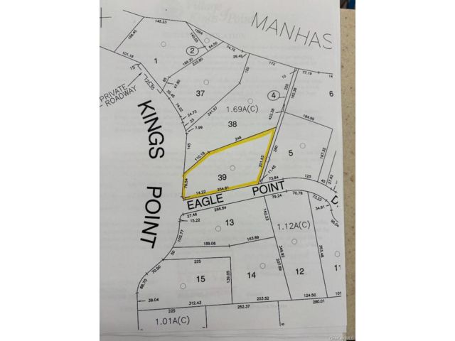 Lot <b>Size:</b>  &nbsp;House style home in Great Neck