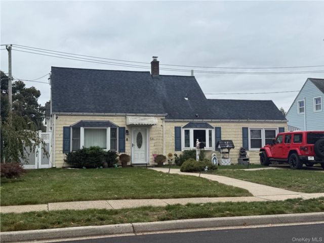  4 BR,  2.00 BTH &nbsp;Cape cod style home in Levittown