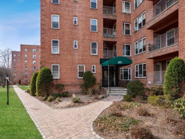  2 BR,  2.00 BTH &nbsp;Other style home in Hastings-on-hudson