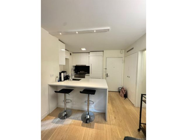  3 BR,  2.00 BTH &nbsp;Other style home in New York (manhattan)