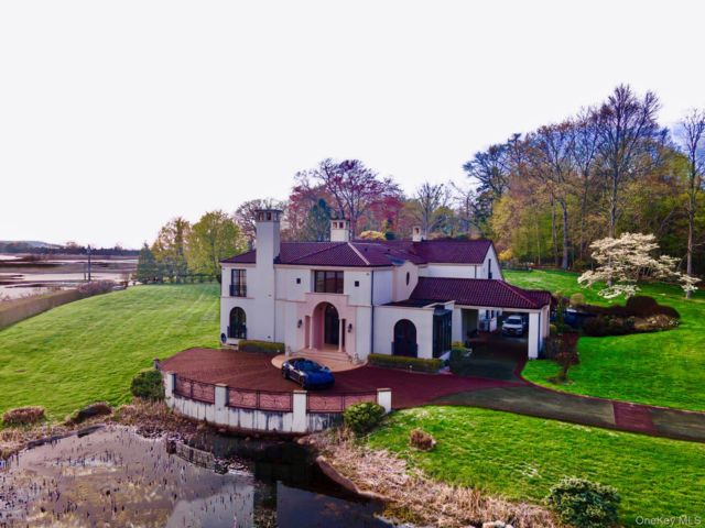  6 BR,  8.00 BTH &nbsp;Estate style home in Nissequogue