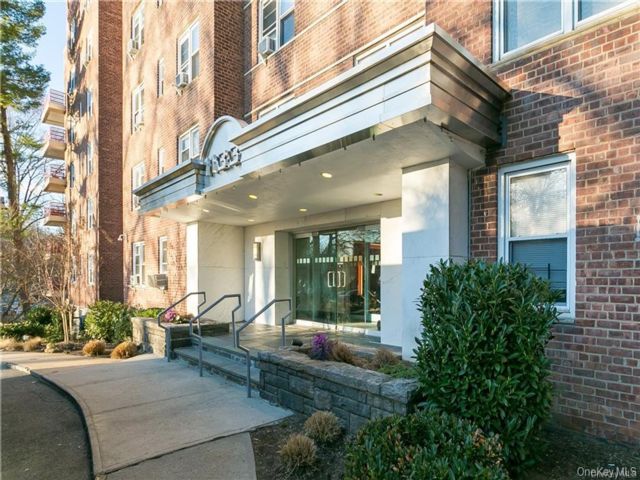 [Bronxville Real Estate, listing number 7226062]