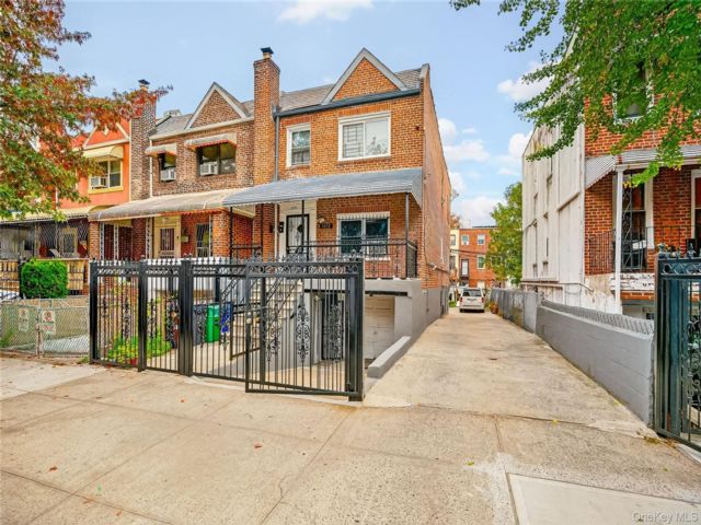 Studio,  0.00 BTH &nbsp;House style home in Soundview
