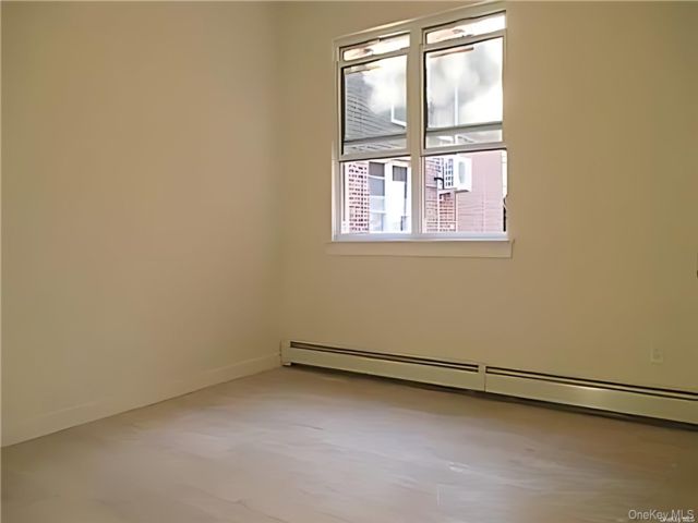 [PHOTO]