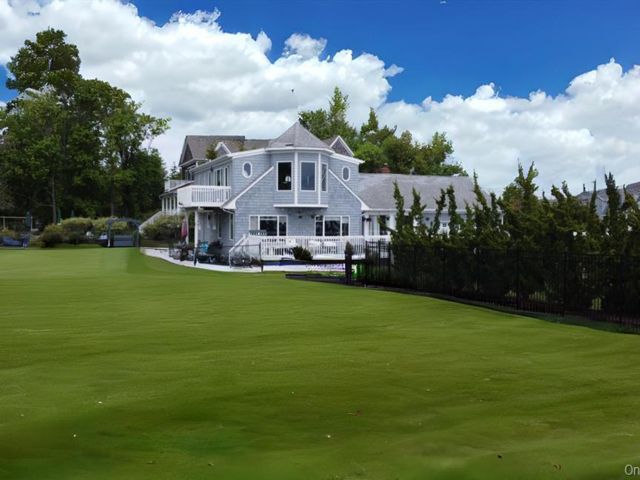 [Center Moriches Real Estate, listing number 7226643]