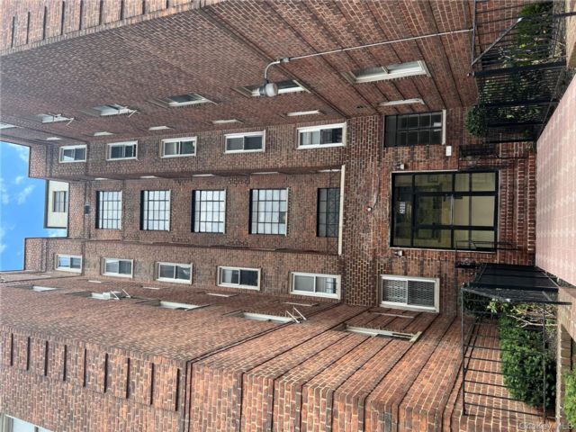 [Parkchester Real Estate, listing number 7226924]