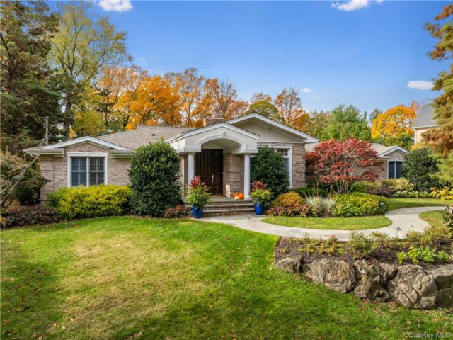  5 BR,  4.00 BTH &nbsp;Ranch style home in Woodbury