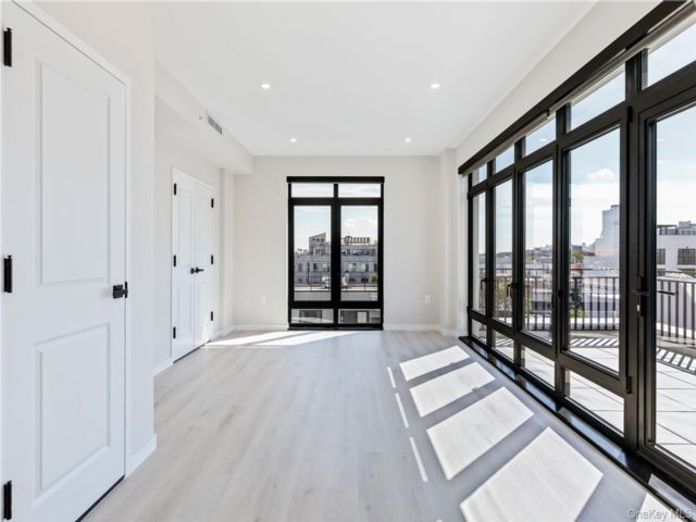 [Astoria Real Estate, listing number 7228583]