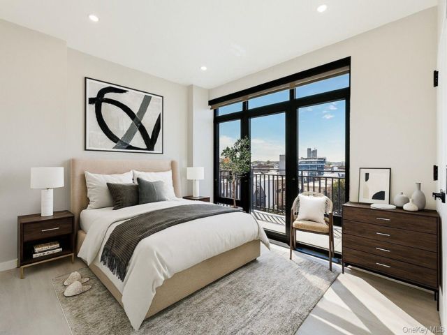 [Astoria Real Estate, listing number 7228586]