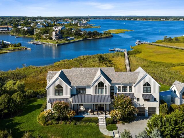  6 BR,  7.00 BTH &nbsp;Post modern style home in Westhampton Beach