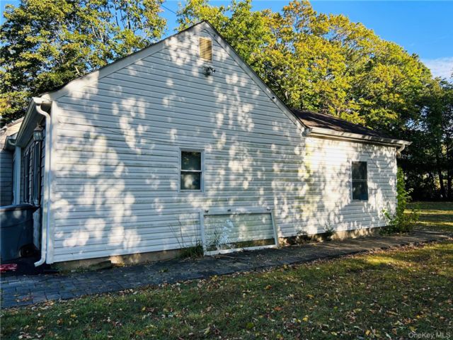  5 BR,  2.00 BTH &nbsp;Exp ranch style home in Brentwood