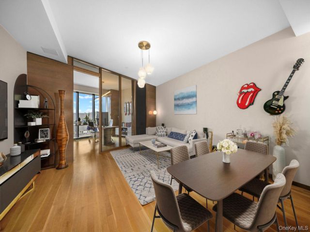  2 BR,  2.00 BTH &nbsp;Condo style home in New York (manhattan)