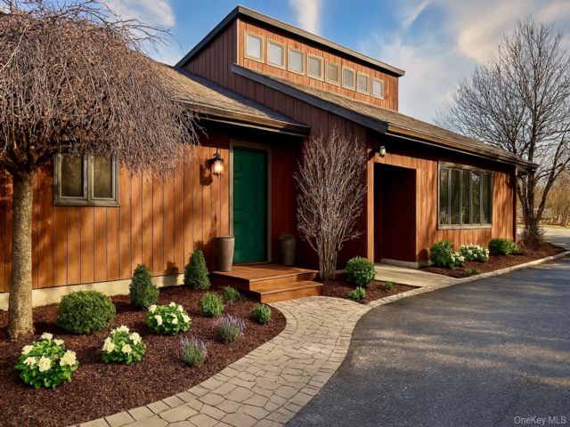  4 BR,  3.00 BTH &nbsp;Contemporary style home in Middletown